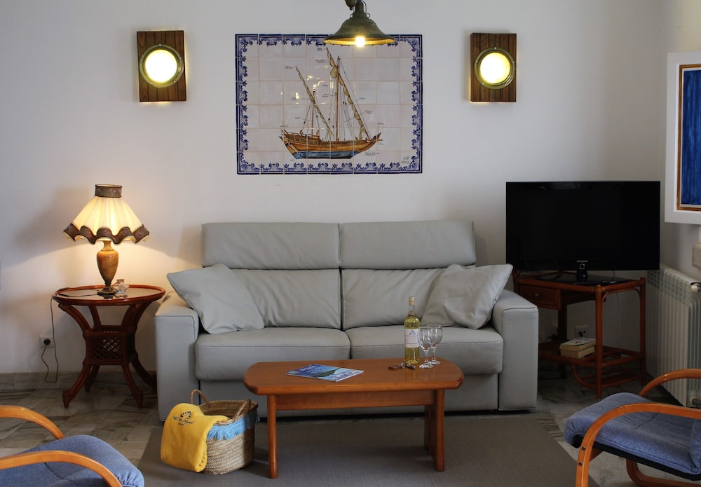 Apartment, 2 Bedrooms, Patio photo 2