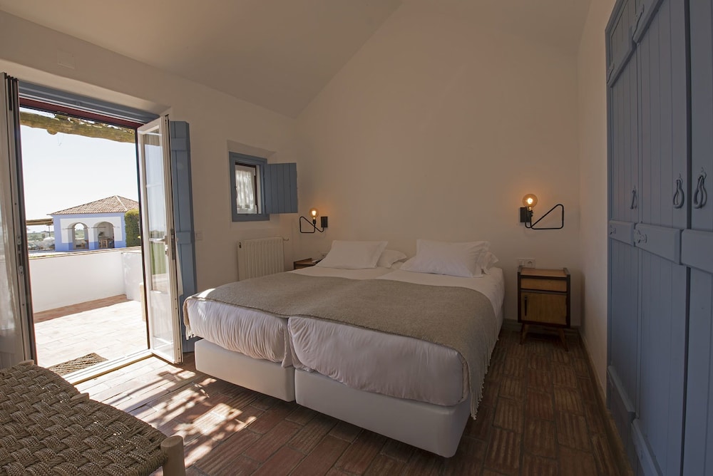 Double or Twin Room, Pool View - Photo 3