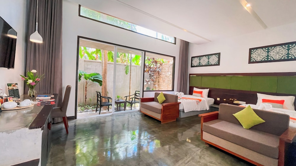 Deluxe Twin with Bathtub and Terrace