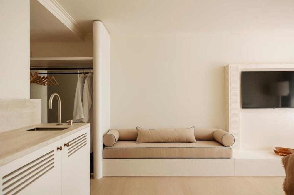 Marina Ocean View Suite photo 3