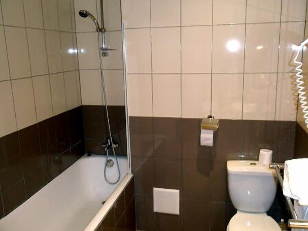 Triple Room, Multiple Beds photo 2