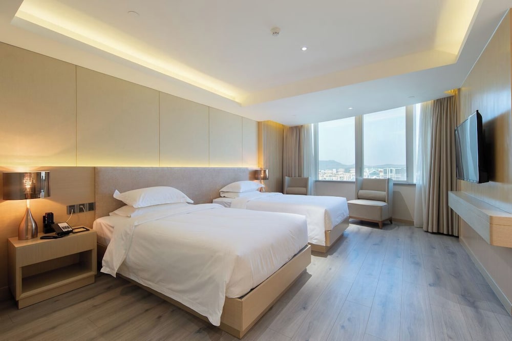 Executive Twin Room, City View