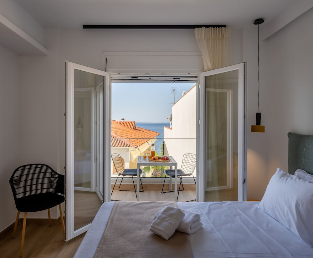 Deluxe Double Room Sea View | Ground Floor