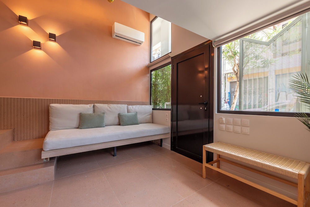 AthenianNest Psyrri Industrial Loft Studio