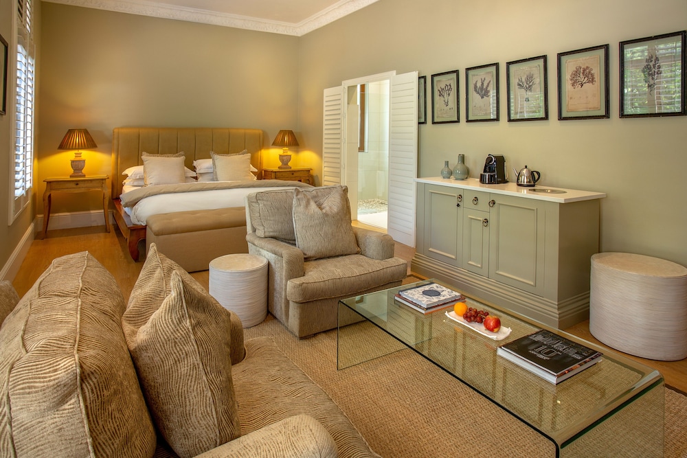 Standard Suite, 1 King Bed