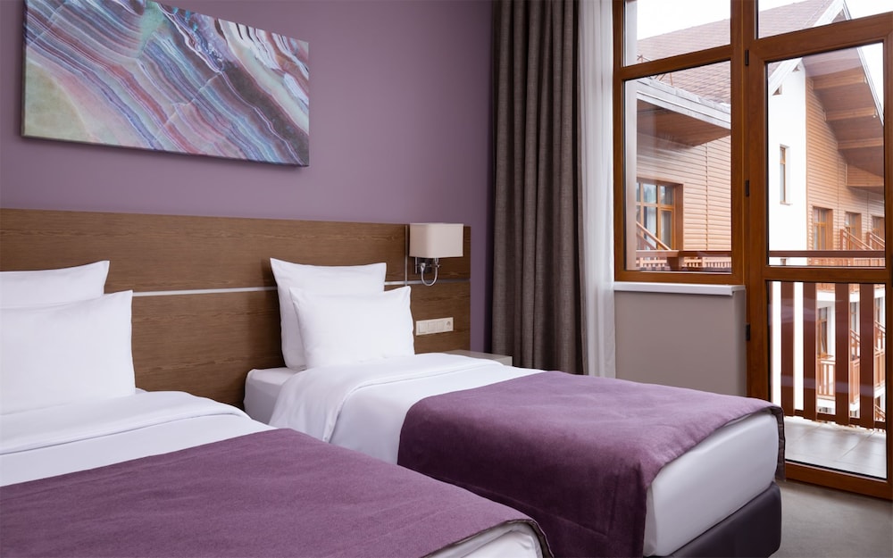 Superior Twin Room, Balcony, City View photo 1