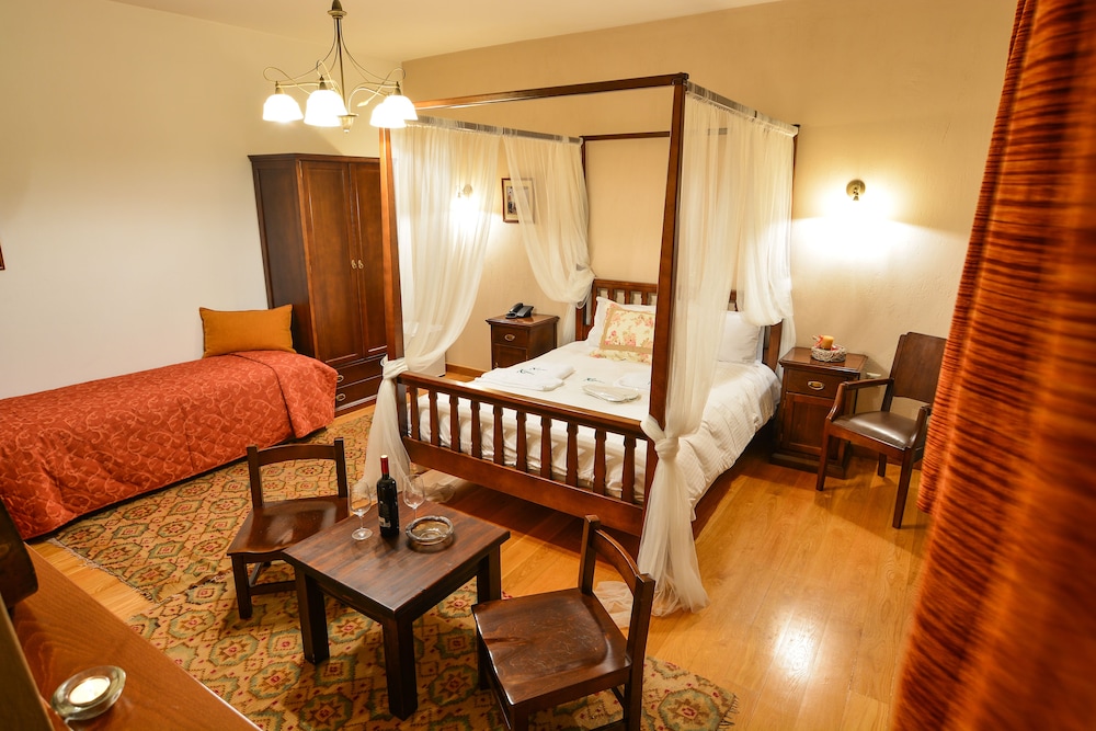 Superior Triple Room, Mountain View photo 2