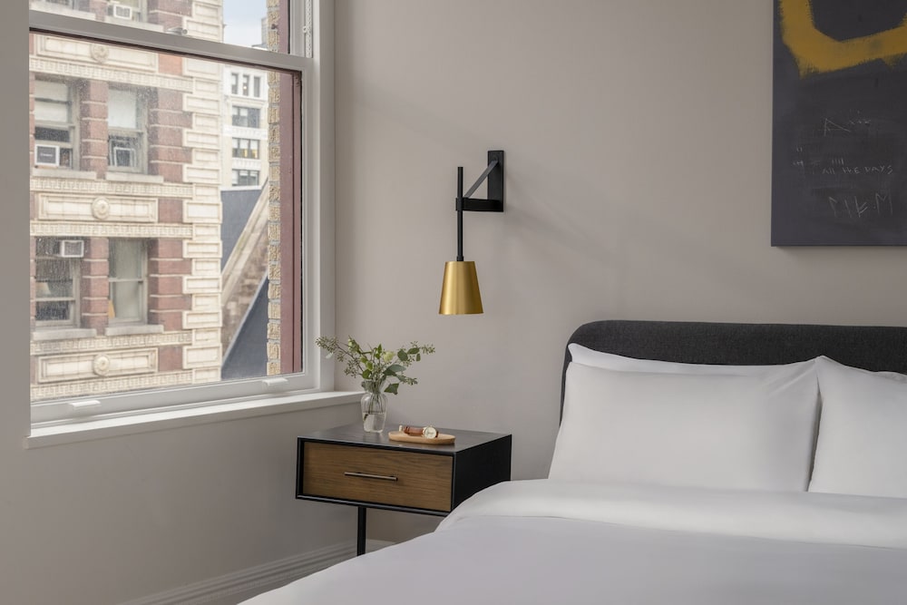Deluxe Room, 1 King Bed, Kitchenette photo 2