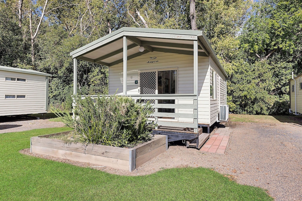 Standard Cabin - Sleeps 6 - Jayco