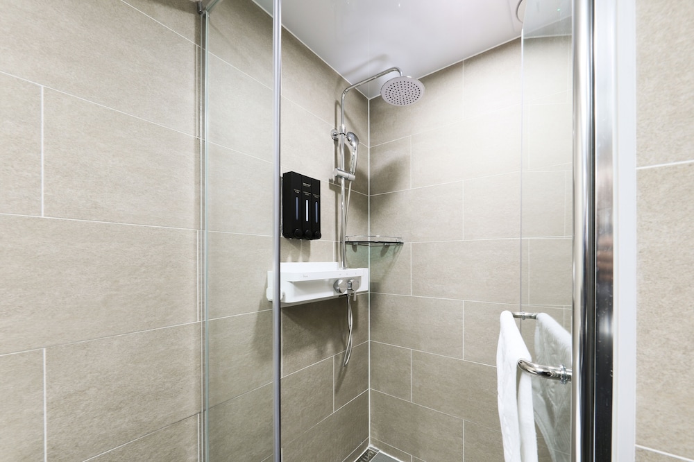Premium Double Room - Photo 10