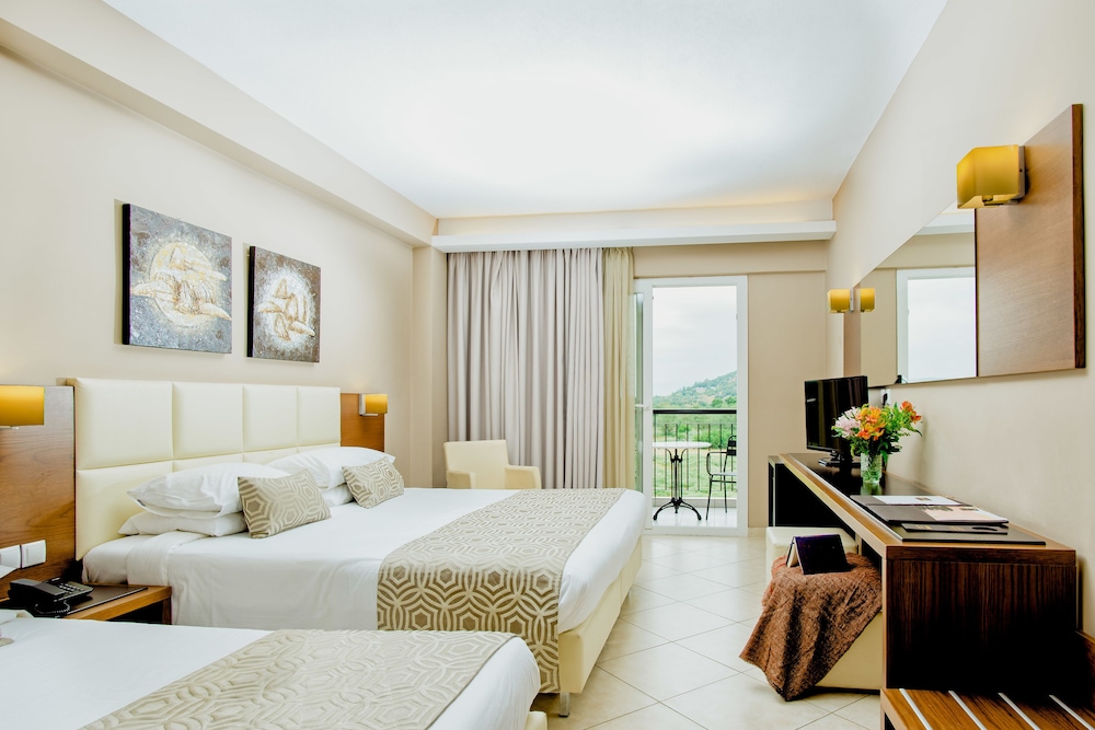 Deluxe Triple Room photo 1