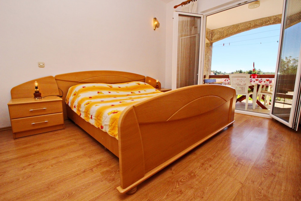 Apartment, 2 Bedrooms, Terrace, Sea View