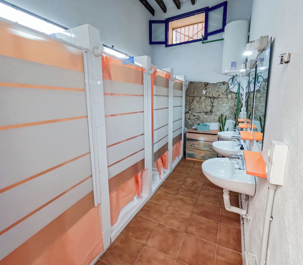 Standard Shared Dormitory, Women only, Non Smoking photo 3