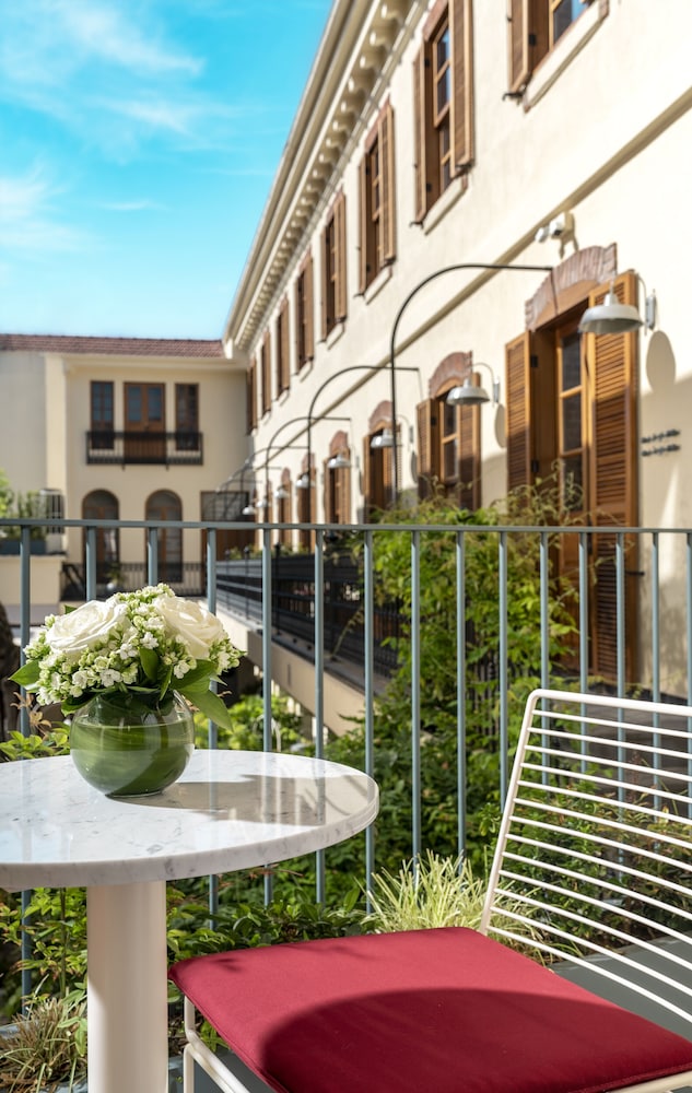 Courtyard Room with Balcony thumbnail 5