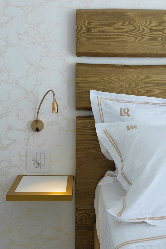 Superior Double Room - Photo 11