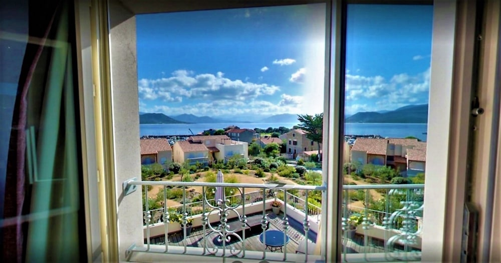 Chambre Deluxe double ou avec lits jumeaux, vue mer & Entree Privee photo 2