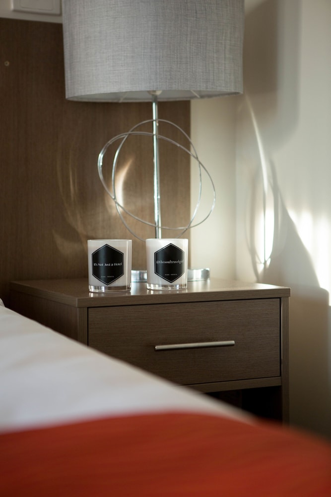 Deluxe King Room - Photo 3