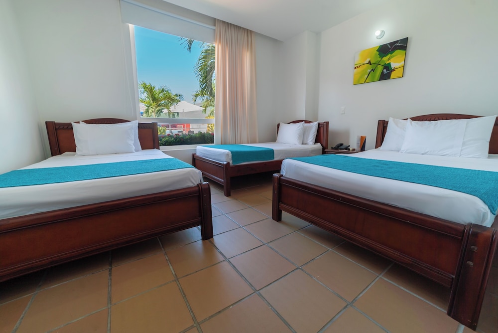 Standard Triple Room, Pool View