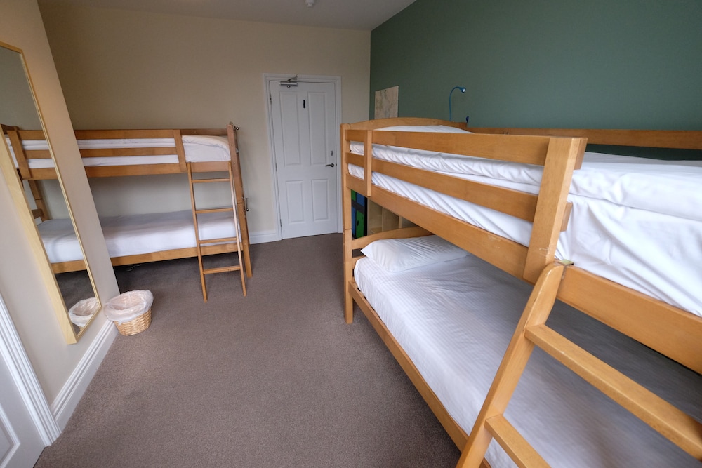 Room, Mixed Dorm (1 bed in a 4 bed dorm. No children) photo 2