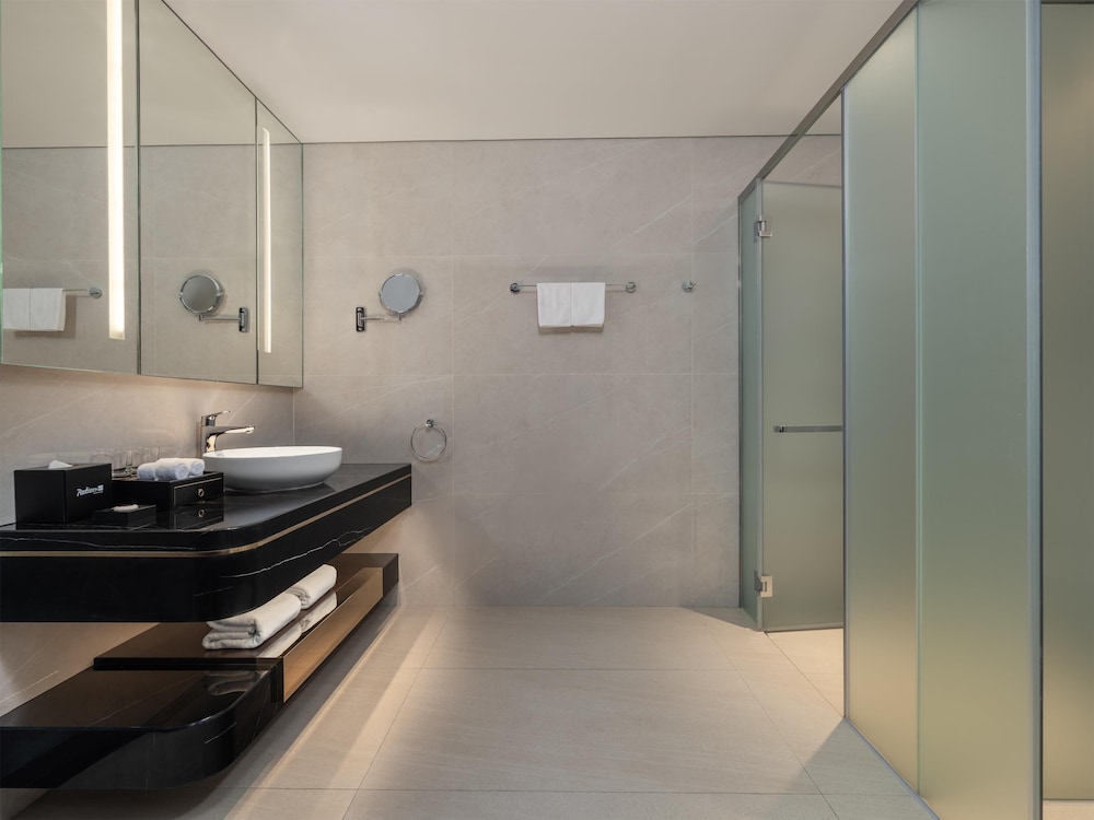 Deluxe Room, Bay View - Photo 10