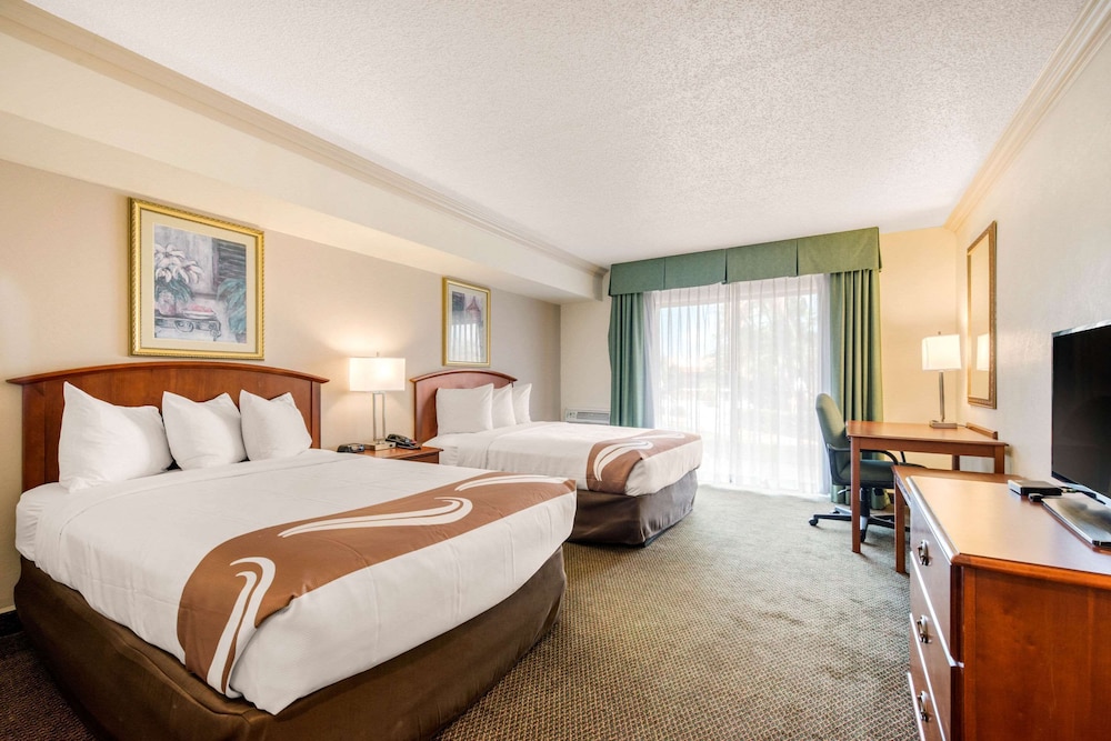 Suite, Multiple Beds, Non Smoking - Photo 4