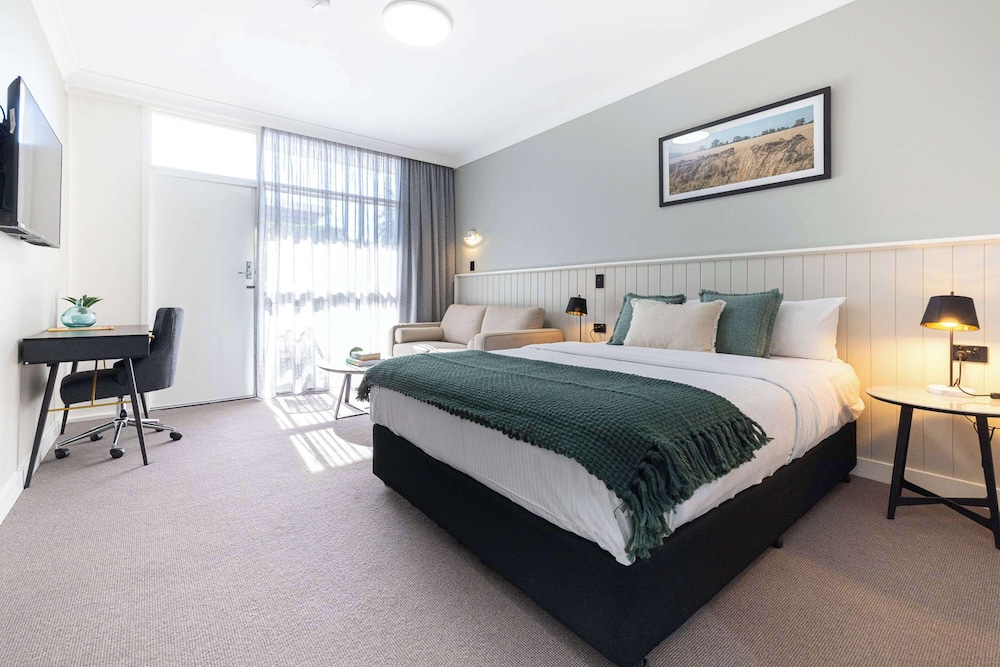Room, 1 Queen Bed, Non Smoking - Photo 8