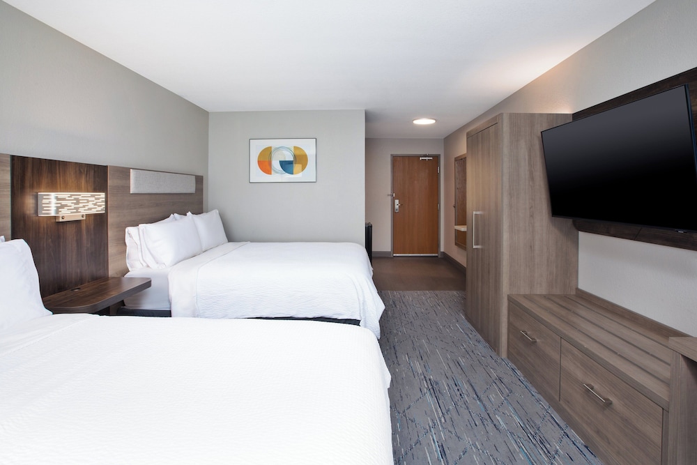 Standard Room, 2 Queen Beds - Photo 4