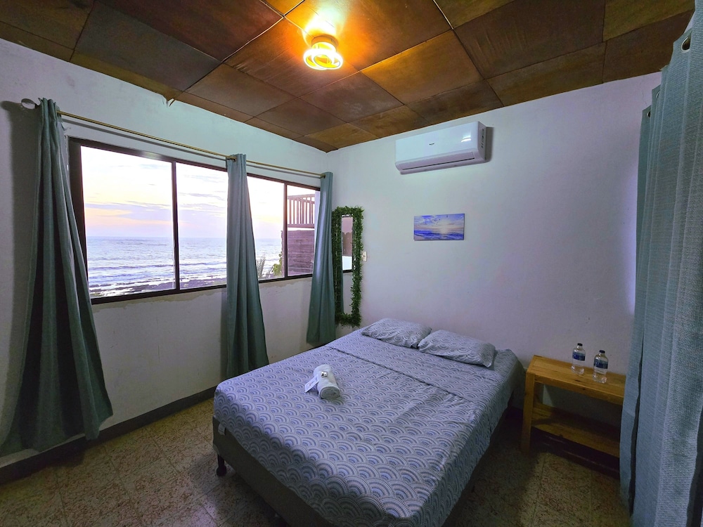 Basic Double Room, Beach View photo 1