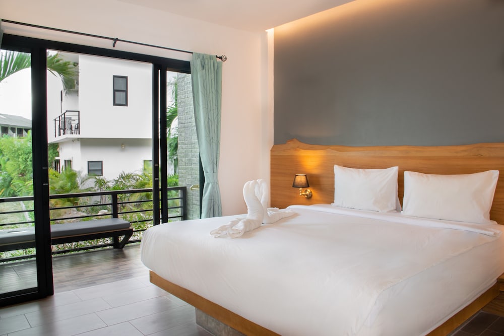 Superior Studio, 1 King Bed photo 2