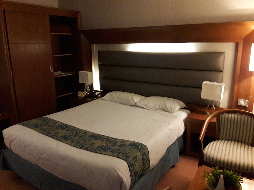 Deluxe Room - Photo 3