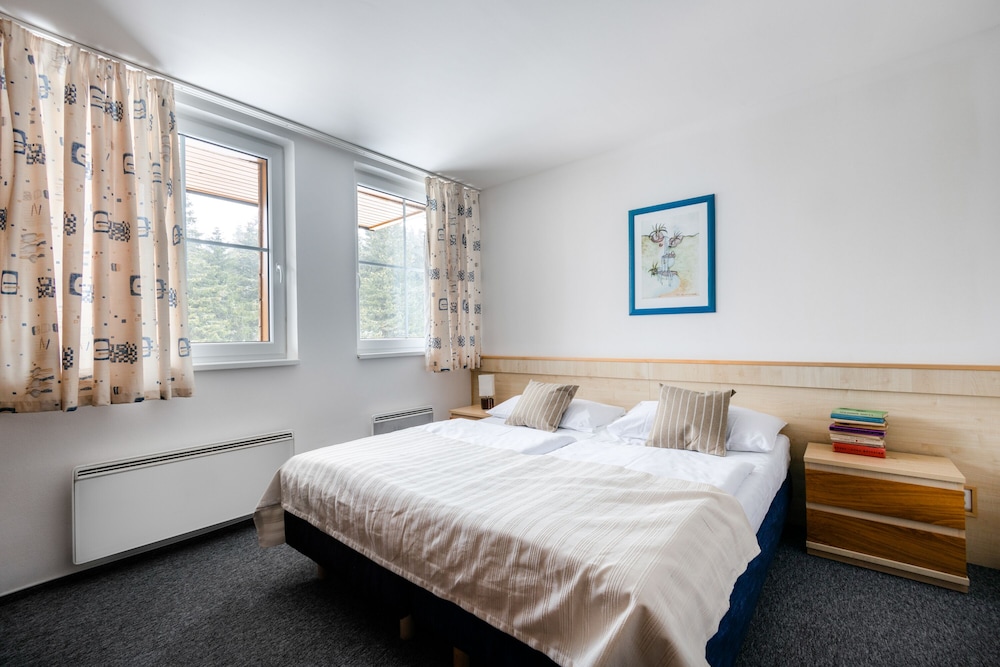 Executive Suite, Kitchenette