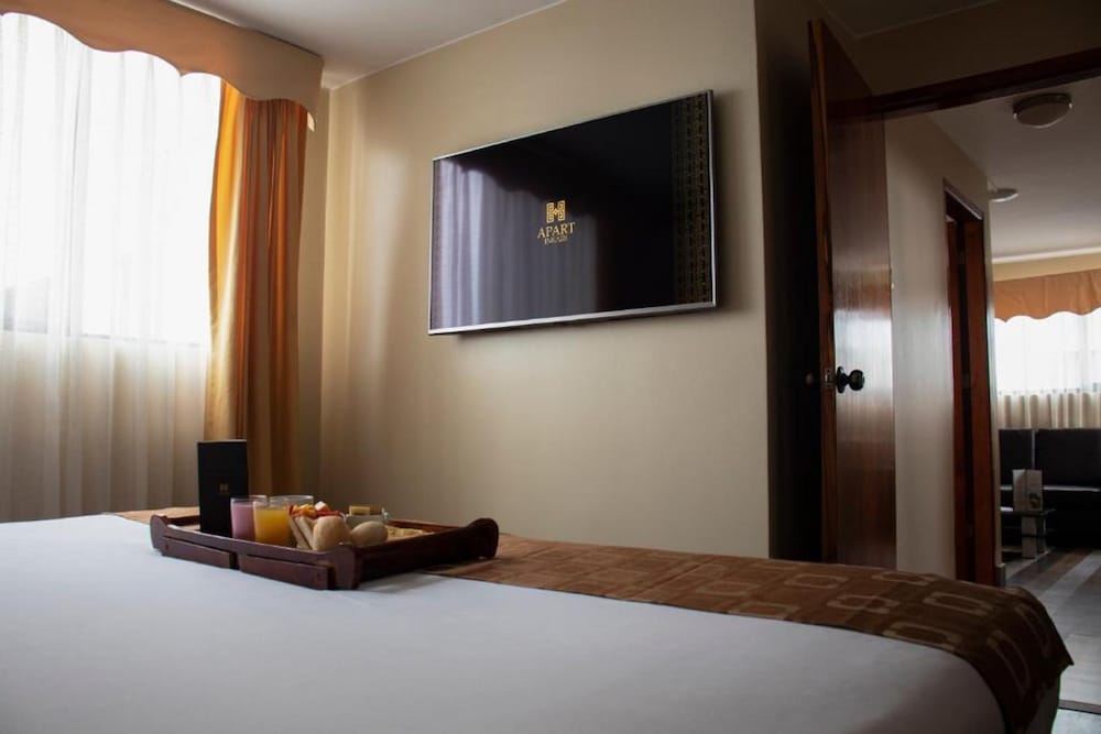 Standard Room, 1 King Bed photo 2