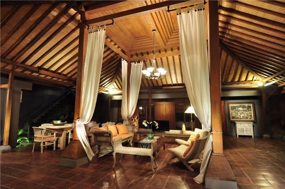 2 Bedrooms Pool Villa