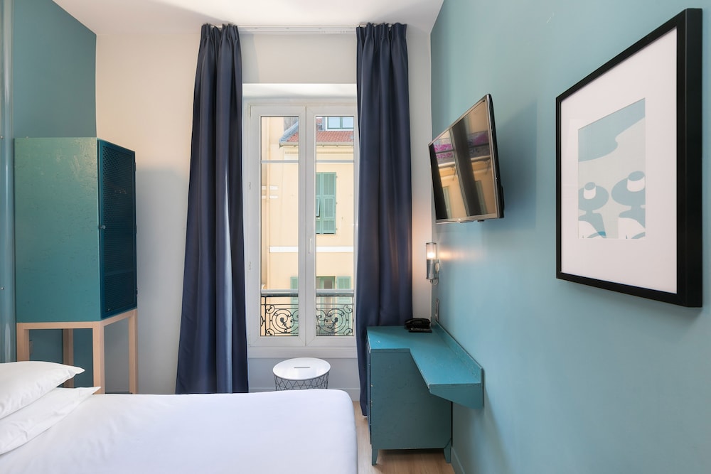 Double Room - Photo 5