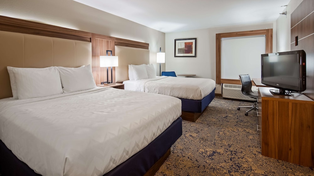 Standard Room, 2 Queen Beds, Non Smoking (1st Floor;Pet Friendly) - Photo 1