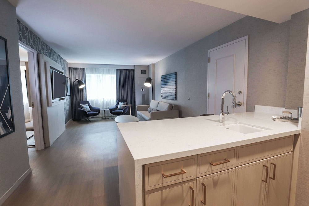 Suite, 1 Bedroom, Non Smoking (1 Bedroom) - Photo 7
