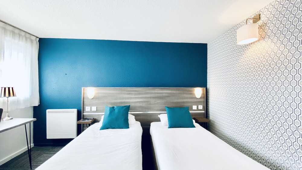 Standard Room, 2 Twin Beds - Photo 1