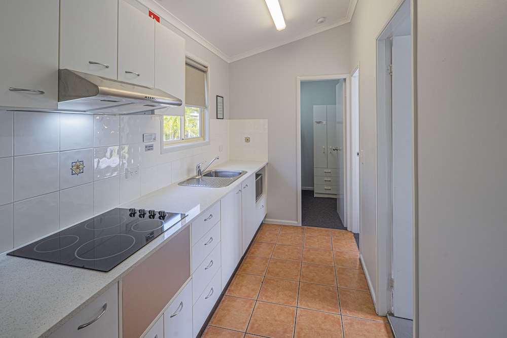 Bangalow Cabin - 2 Bedrooms photo 3