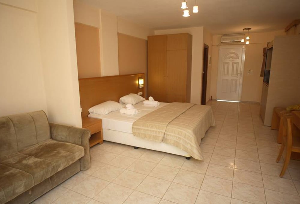 Deluxe Studio, 1 Double Bed With Sofa Bed photo 1