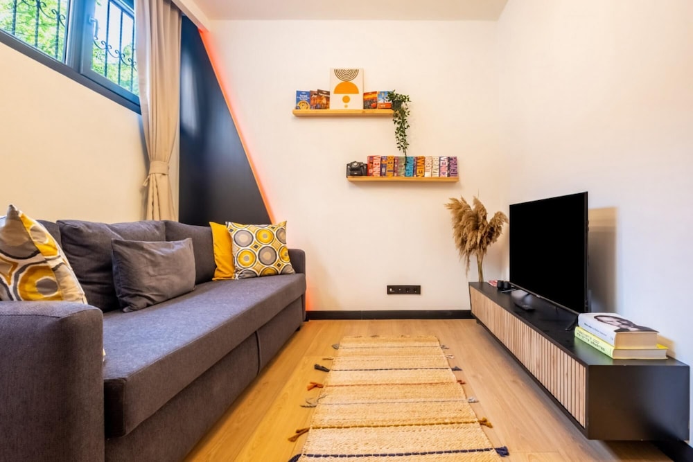Apartment photo 1