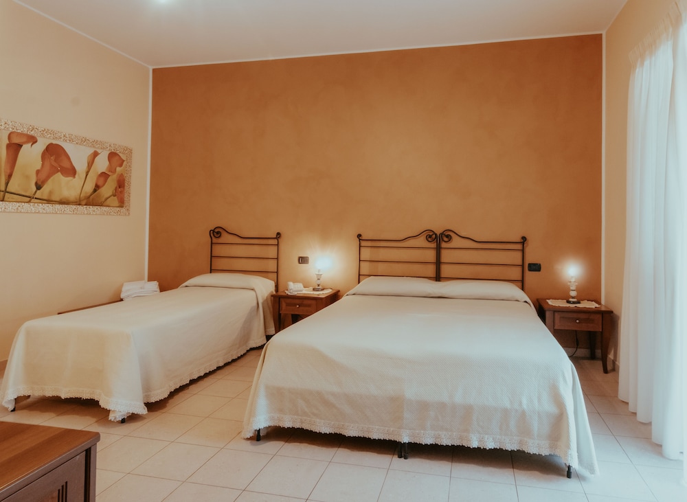 Triple Room - Photo 1