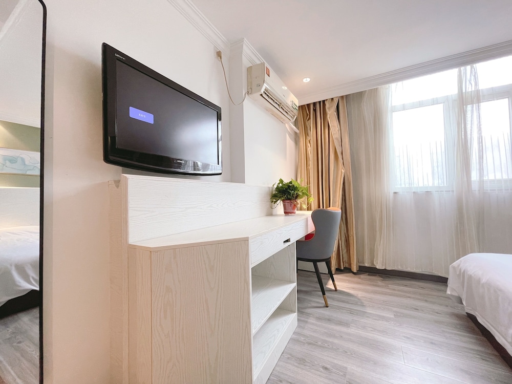 Economy Double Room photo 2