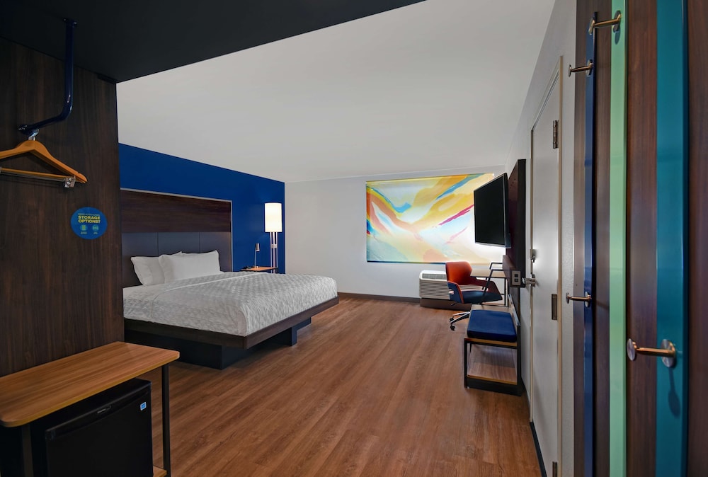 Room, 1 King Bed - Photo 1