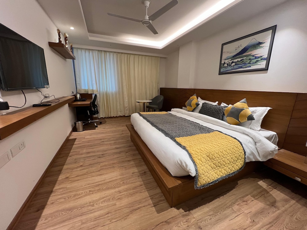 Deluxe King Room photo 3
