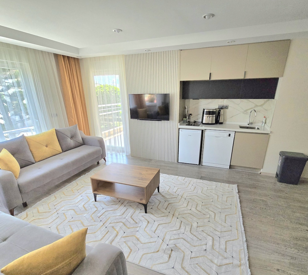 Classic Apartment, 1 Bedroom, Non Smoking, Courtyard View