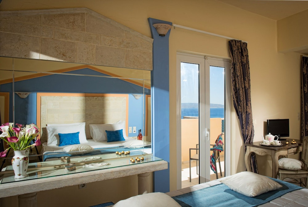 Junior Suite | Partial Sea View - Photo 3