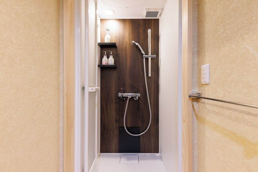 Basic Double or Twin Room - Photo 5