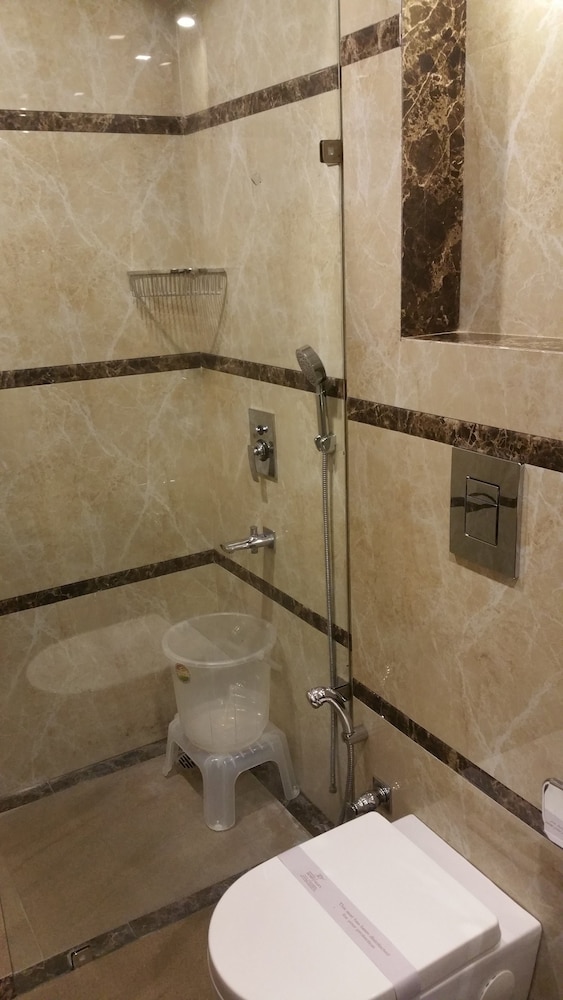 Standard Room - Photo 11