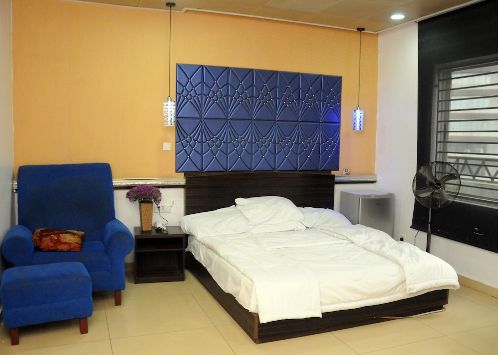 Executive Room - Photo 1