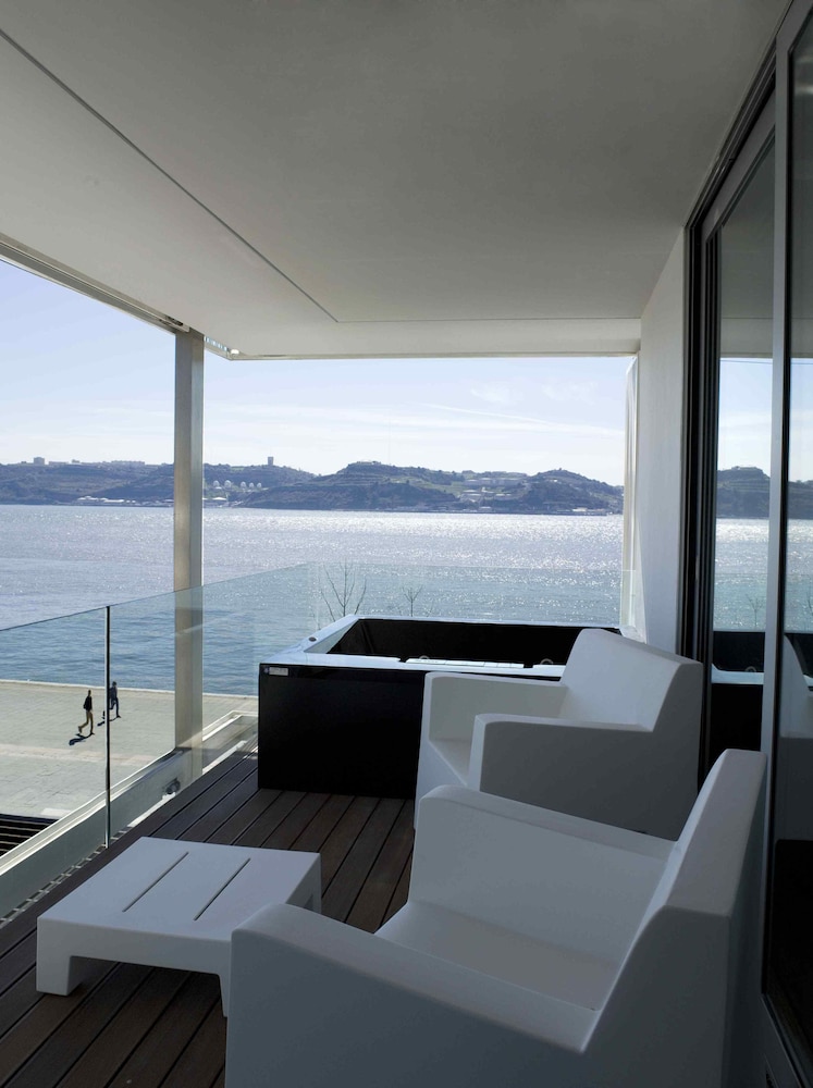 Premier Suite (Diplomatic) - Photo 4